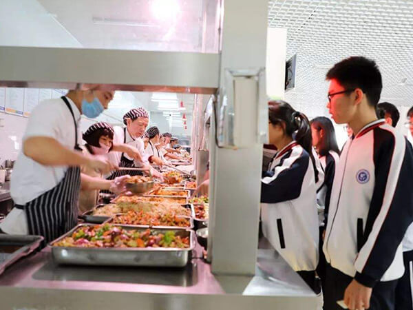 食堂承包：怎么注重食品安全，吃上放心飯菜？